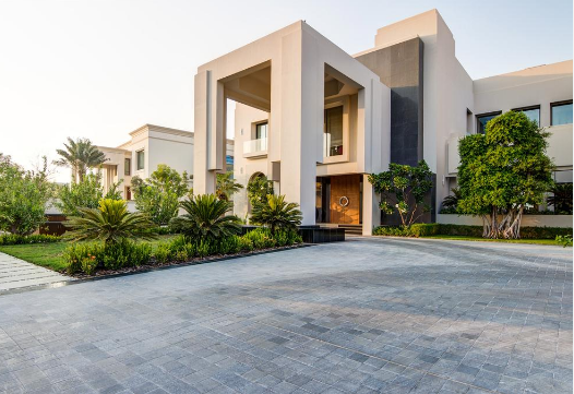 Villas in Emirates Hills